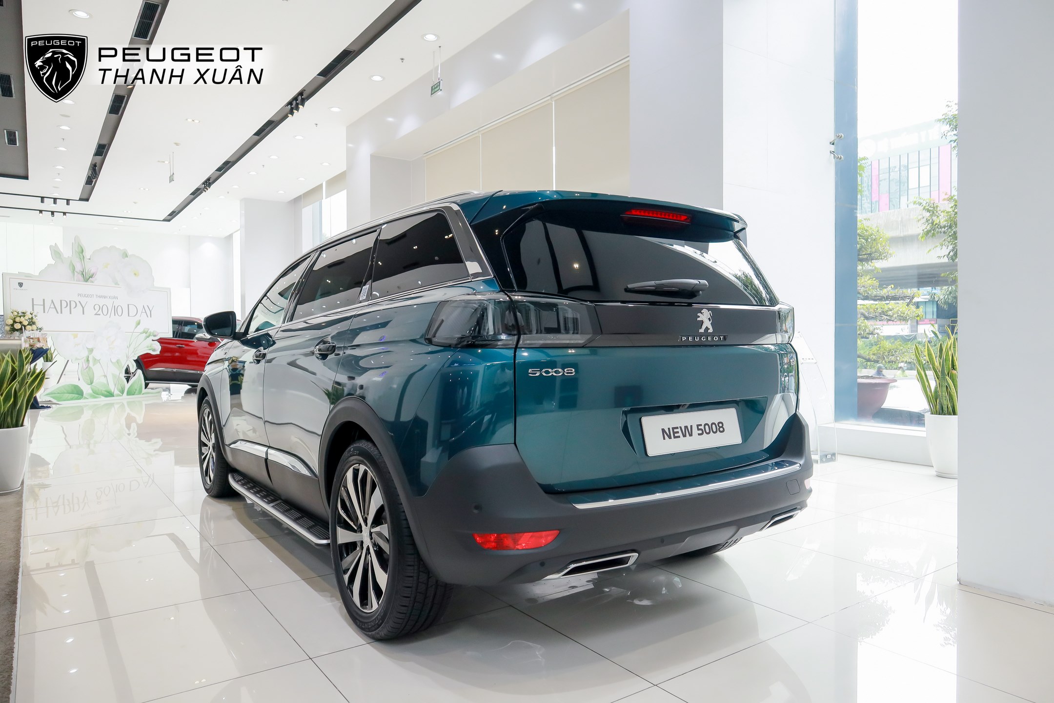 ngoại thất đuôi xe peugeot 5008